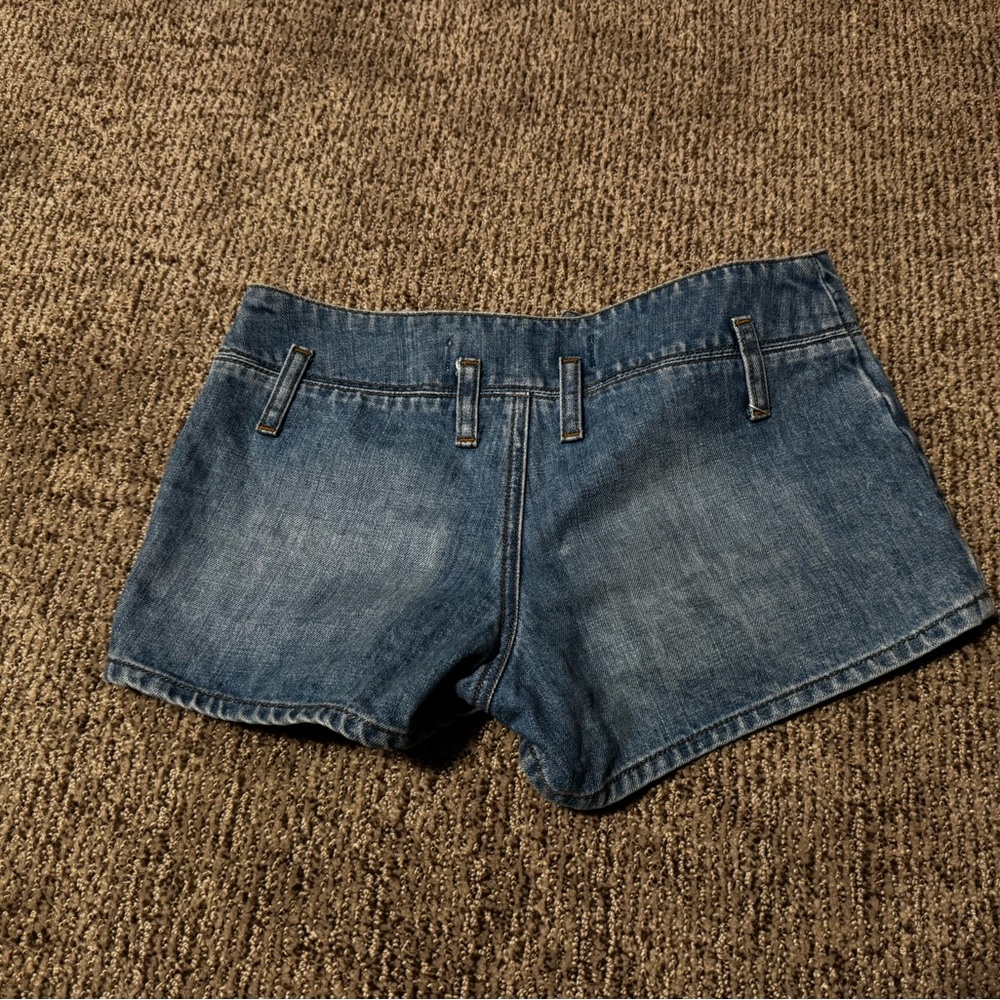 GAP Classic Blue Jean Shorts - Picture 2 of 3
